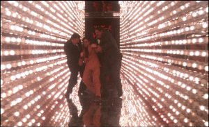 Jimmy Doyle (Robert De Niro) gets into a spot of trouble in New York, New York